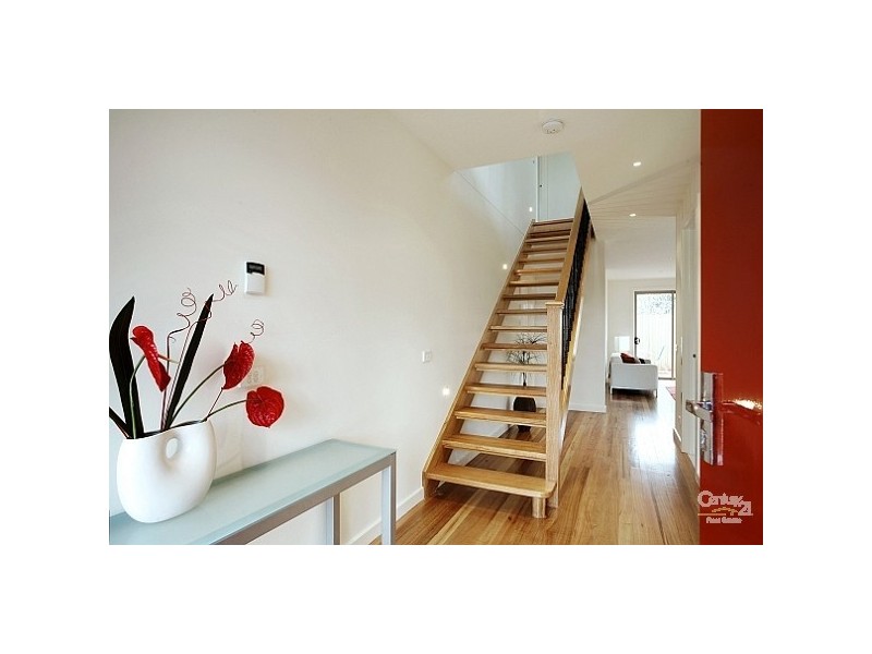 2/2 Besant Street, Hampton East VIC 3188