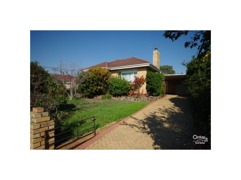 12 Lindsay Street, Mckinnon VIC 3204