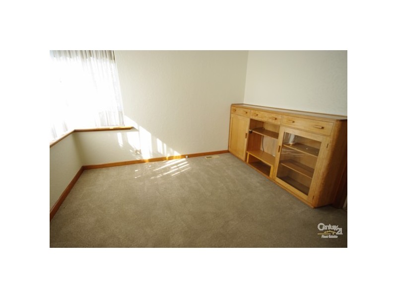 12 Lindsay Street, Mckinnon VIC 3204