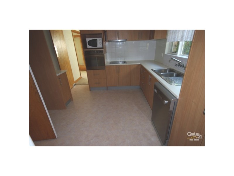 12 Lindsay Street, Mckinnon VIC 3204