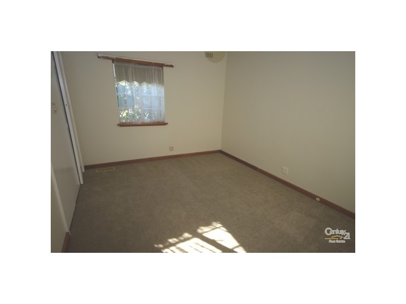 12 Lindsay Street, Mckinnon VIC 3204