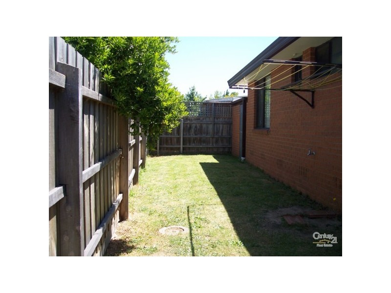2/7 Dealing Drive, Clarinda VIC 3169