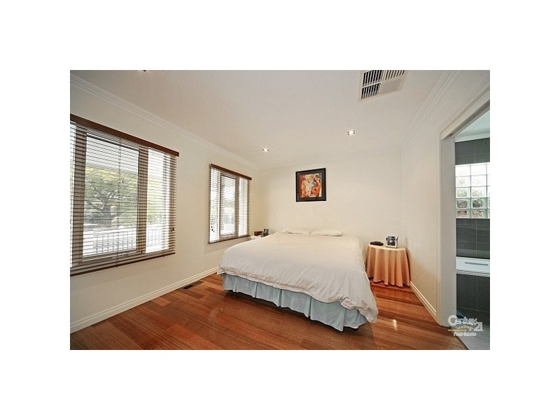 2/2 Bethell Street, Ormond VIC 3204