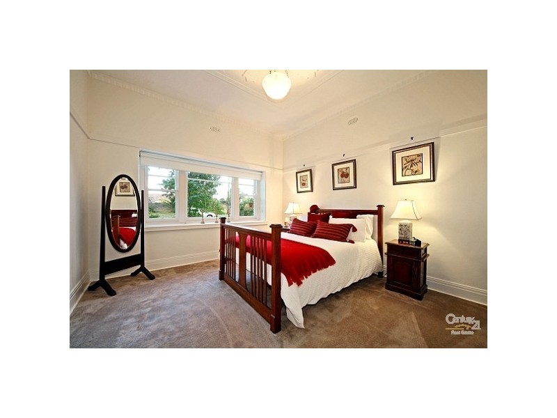 73 Nicholson Street, Mckinnon VIC 3204