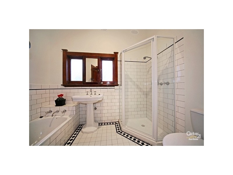 73 Nicholson Street, Mckinnon VIC 3204