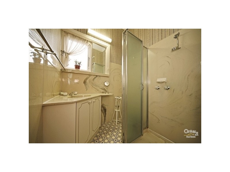 43 McKinnon Road, Mckinnon VIC 3204