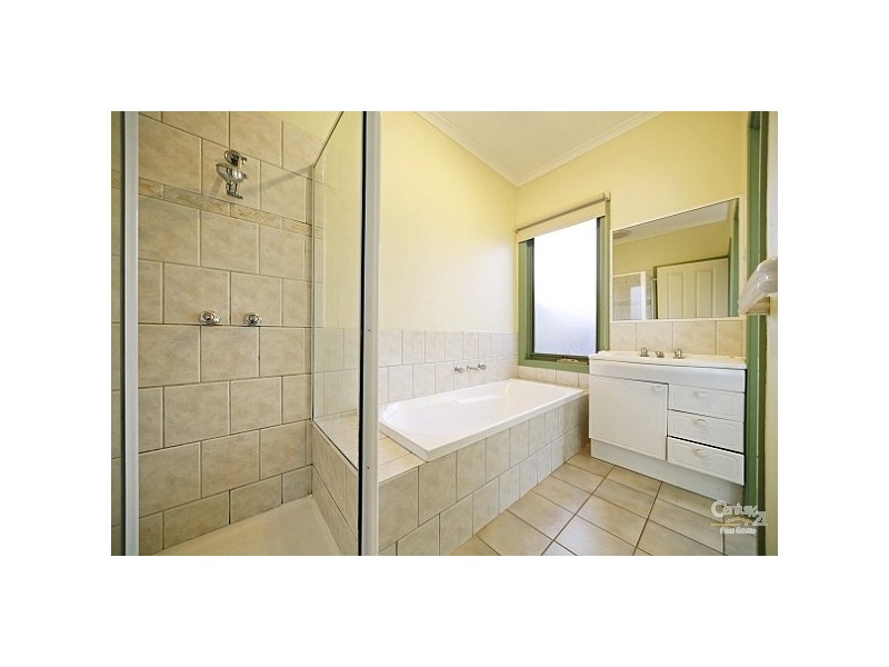 2/26 Patricia Street, Bentleigh East VIC 3165