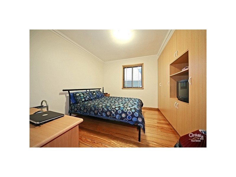 17 Shanahan Crescent, Mckinnon VIC 3204