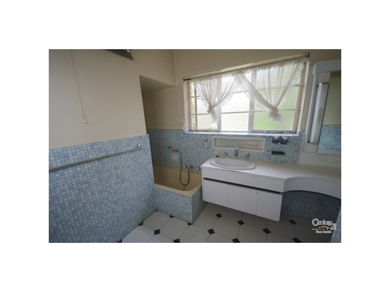 4 Montgomery Street, Brighton East VIC 3187