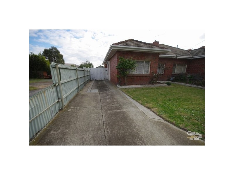 1 Glen Orme Avenue, Mckinnon VIC 3204