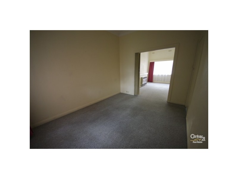 1 Glen Orme Avenue, Mckinnon VIC 3204