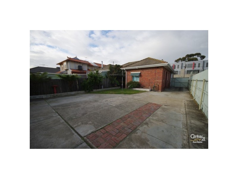 1 Glen Orme Avenue, Mckinnon VIC 3204