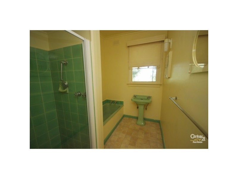 8 Neville Street, Bentleigh East VIC 3165