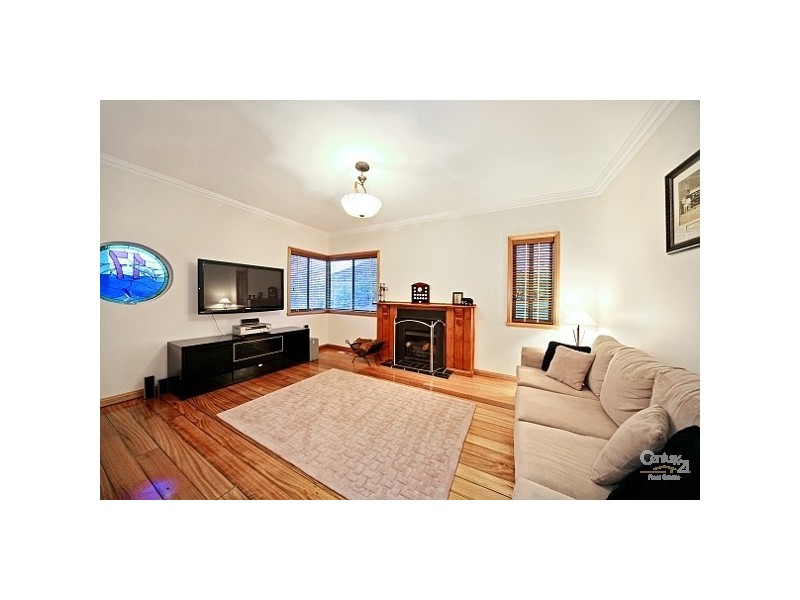 17 Shanahan Crescent, Mckinnon VIC 3204