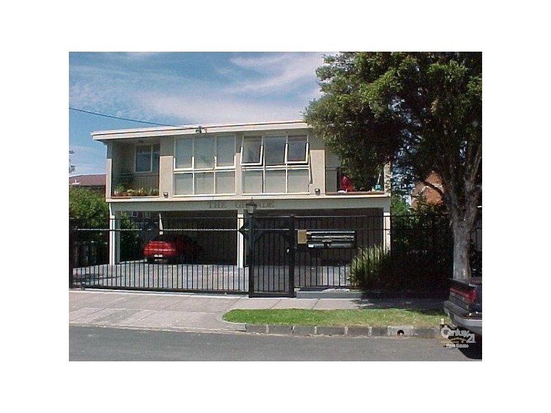 2/13 Melbourne Street, Murrumbeena VIC 3163