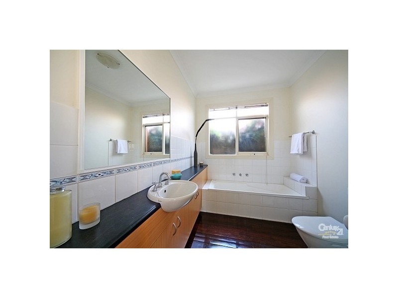 4/1108 Dandenong Road, Carnegie VIC 3163