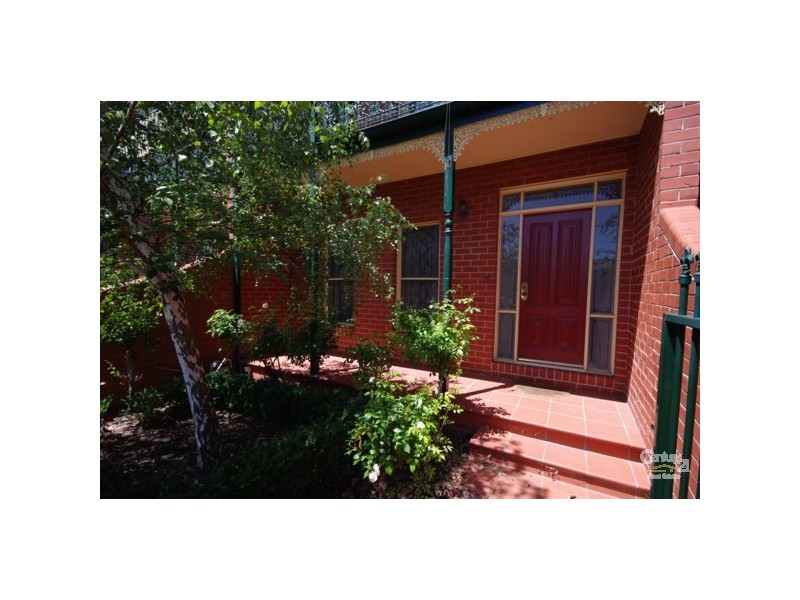 2/76 Wheatley Road, Mckinnon VIC 3204
