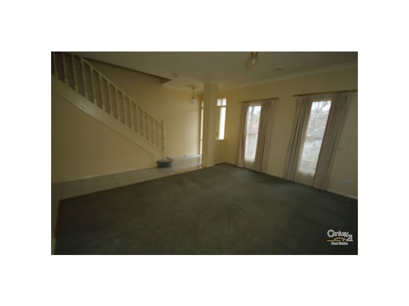 2/76 Wheatley Road, Mckinnon VIC 3204