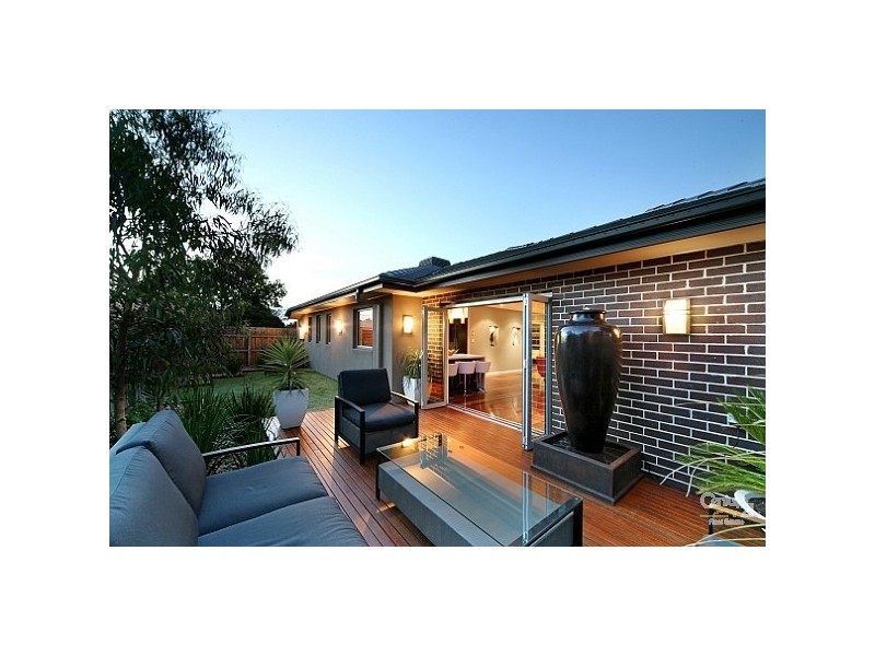 2/58 Barrington Street, Bentleigh East VIC 3165