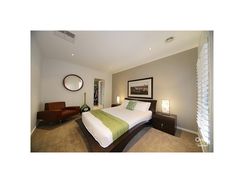 2/58 Barrington Street, Bentleigh East VIC 3165