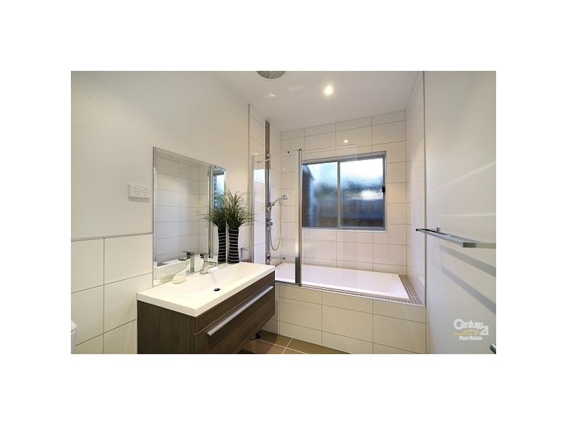 2/58 Barrington Street, Bentleigh East VIC 3165