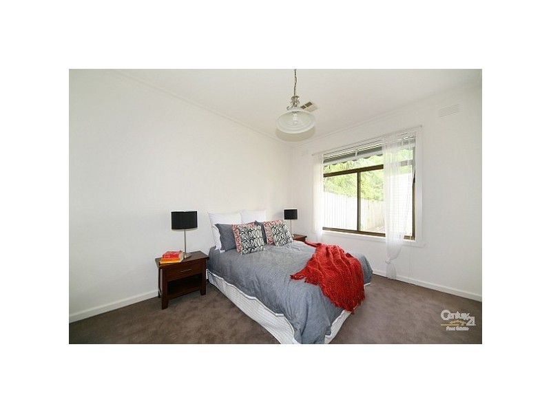 10 Burt Crescent, Hampton East VIC 3188