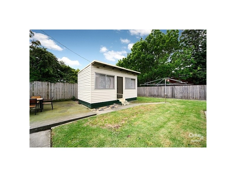 10 Burt Crescent, Hampton East VIC 3188