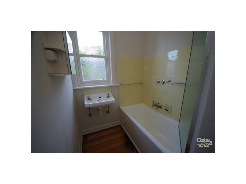 174 McKinnon Road, Mckinnon VIC 3204