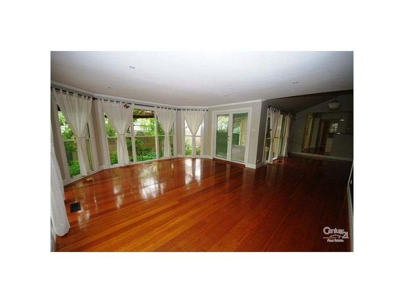 18 Chalmers Street, Mckinnon VIC 3204