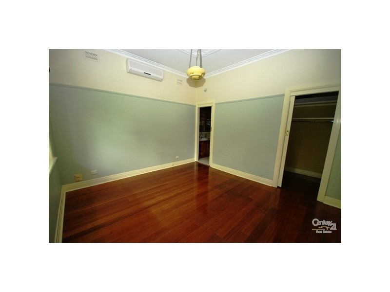 18 Chalmers Street, Mckinnon VIC 3204