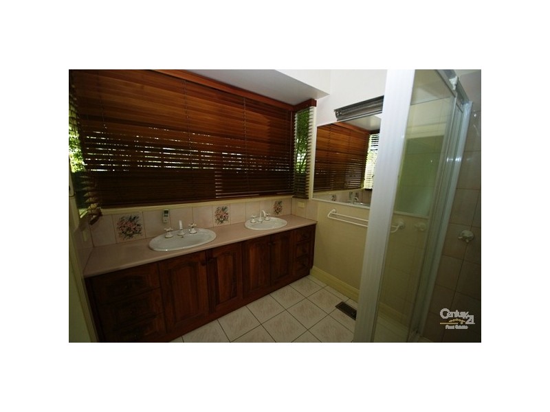 18 Chalmers Street, Mckinnon VIC 3204