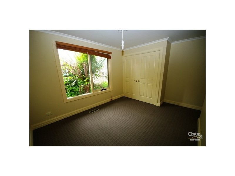 18 Chalmers Street, Mckinnon VIC 3204