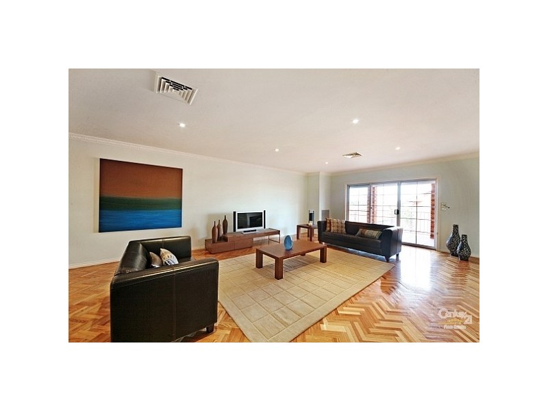 2/20 Mavho Street, Bentleigh VIC 3204