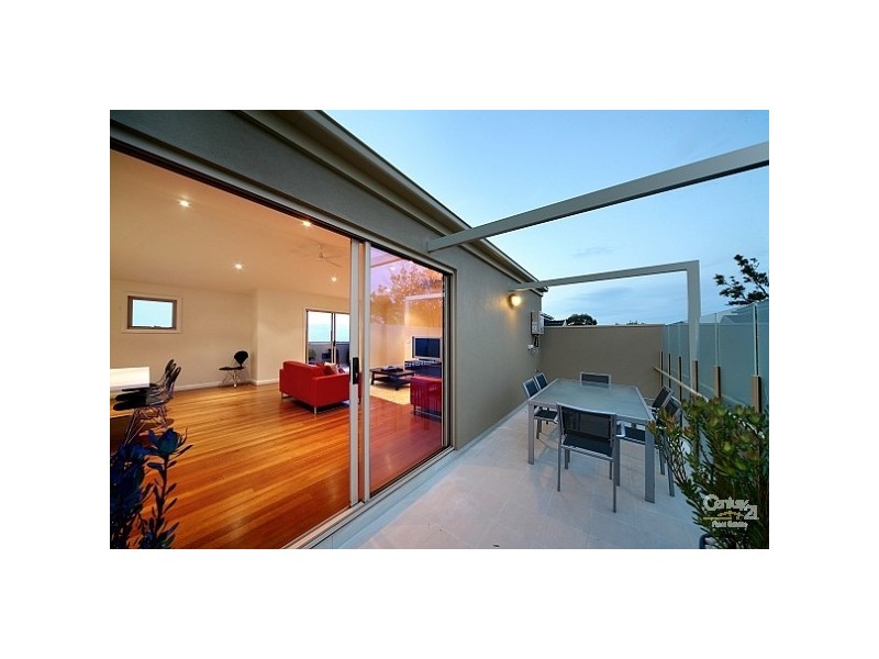 8/18 Bleazby Street, Bentleigh VIC 3204