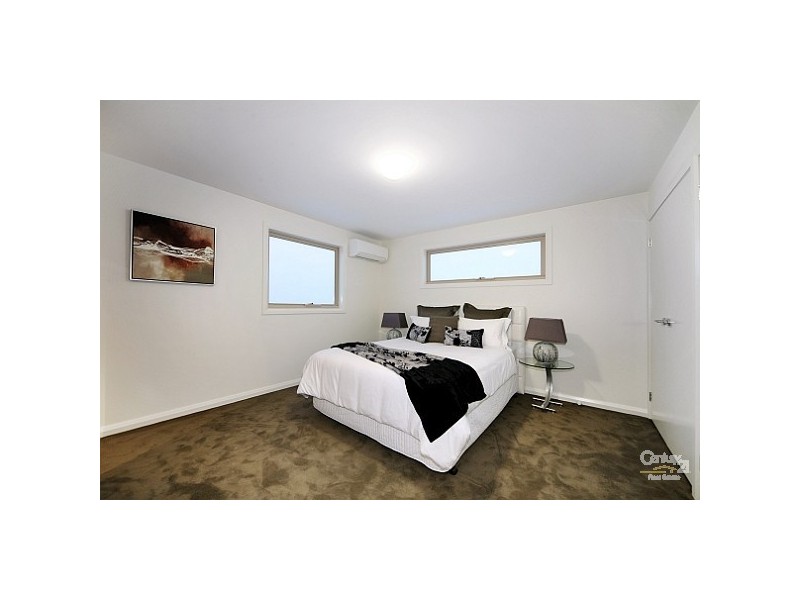 8/18 Bleazby Street, Bentleigh VIC 3204