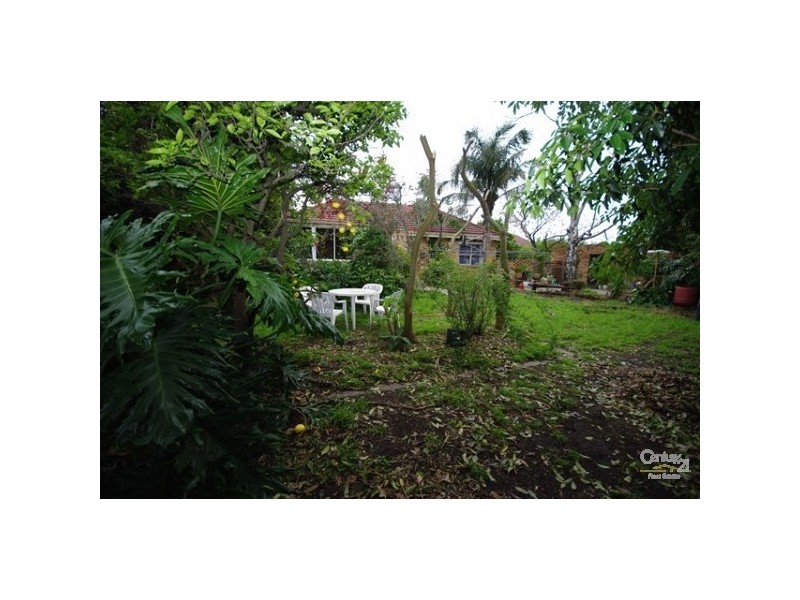 28 Eastview Crescent, Bentleigh East VIC 3165