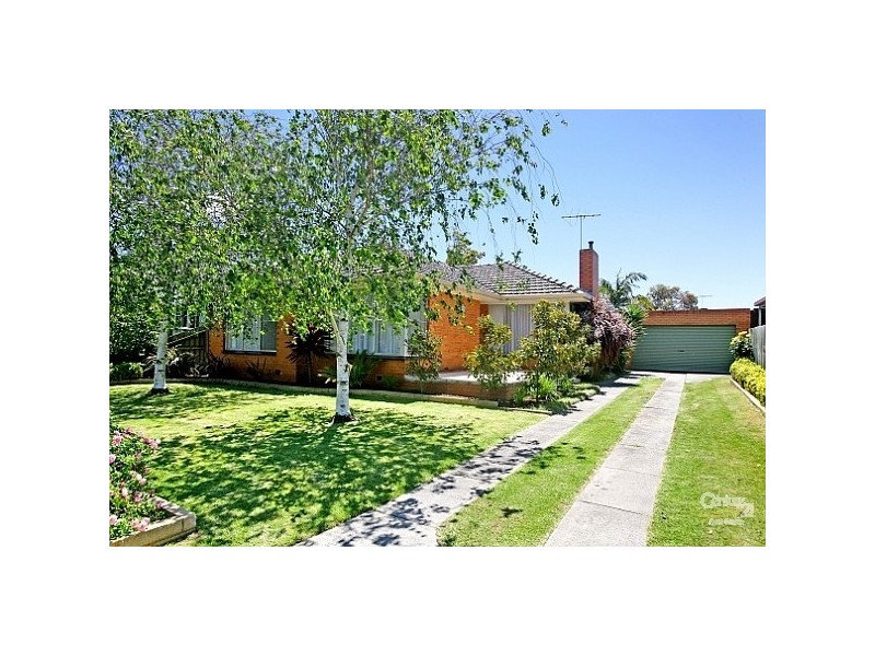 17 Pasadena Crescent, Bentleigh East VIC 3165