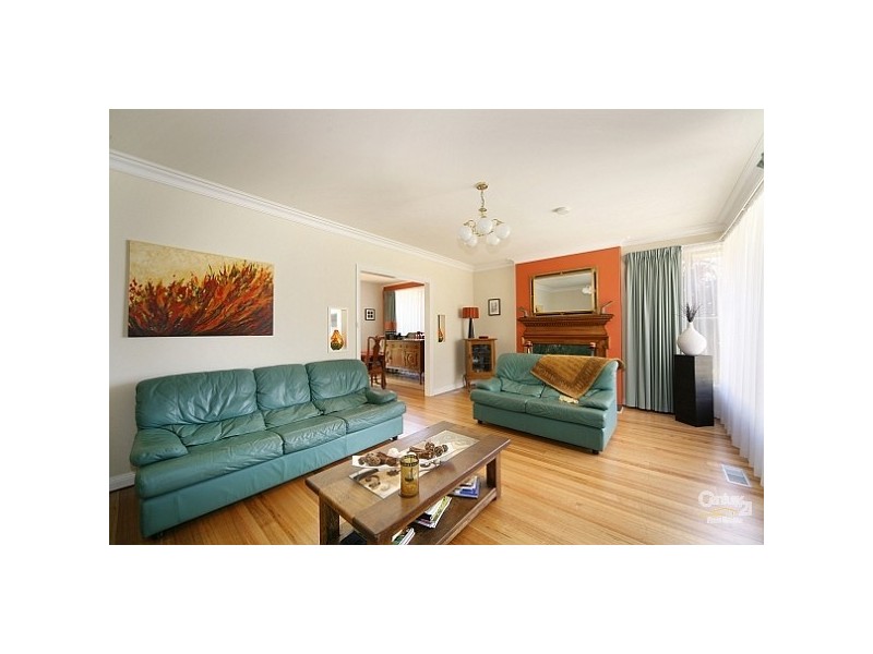 17 Pasadena Crescent, Bentleigh East VIC 3165