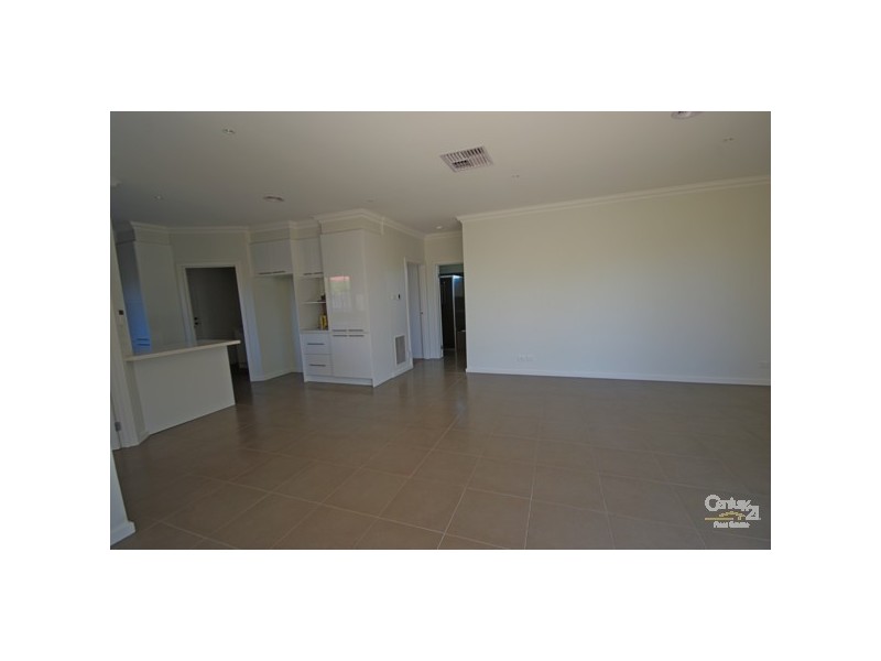 2/1 Lancaster Street, Bentleigh East VIC 3165