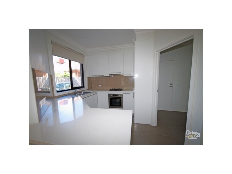 2/1 Lancaster Street, Bentleigh East VIC 3165