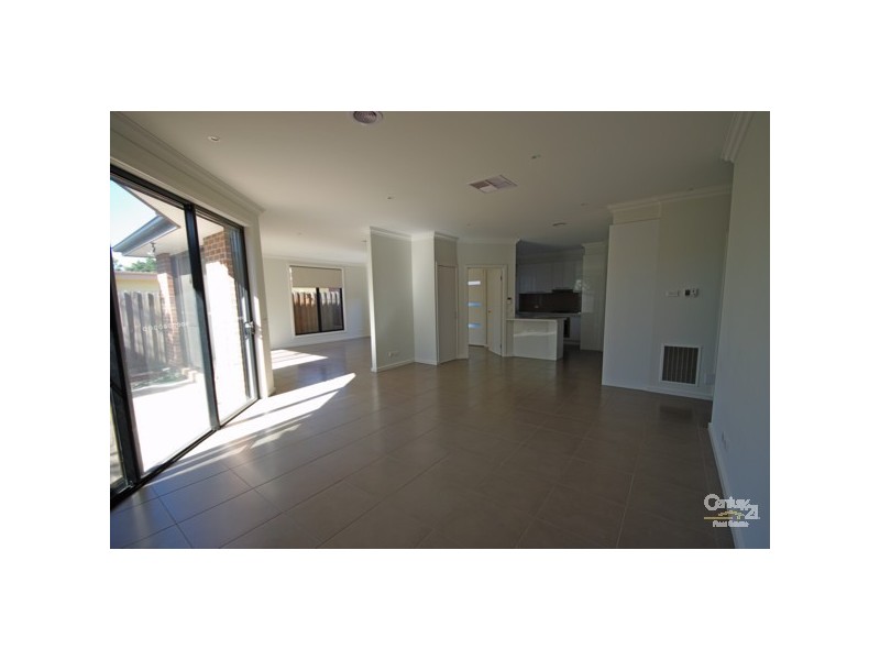 2/1 Lancaster Street, Bentleigh East VIC 3165