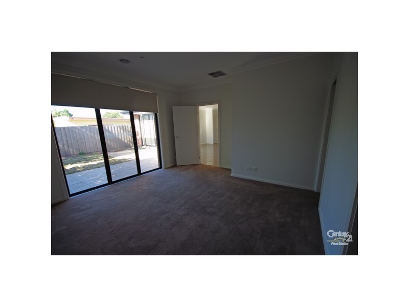 2/1 Lancaster Street, Bentleigh East VIC 3165