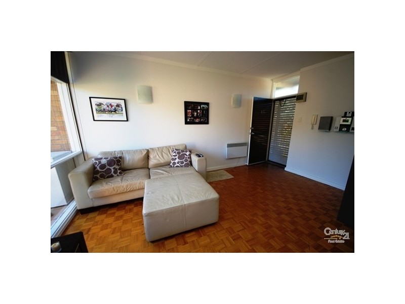 10/282 Barkly Street, Elwood VIC 3184