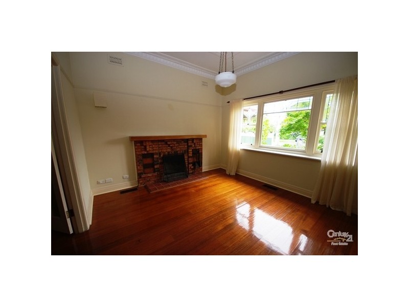 18 Chalmers Street, Mckinnon VIC 3204