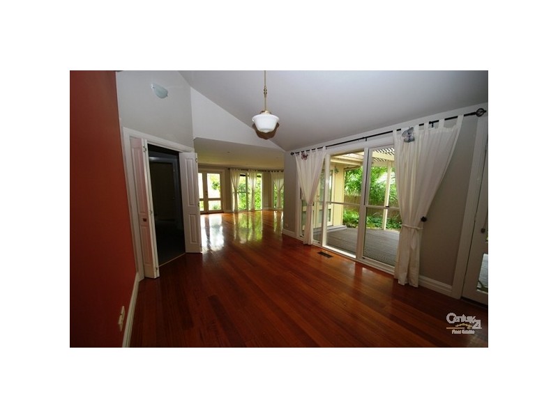 18 Chalmers Street, Mckinnon VIC 3204