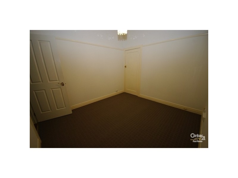 18 Chalmers Street, Mckinnon VIC 3204