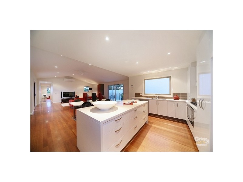 8/18 Bleazby Street, Bentleigh VIC 3204