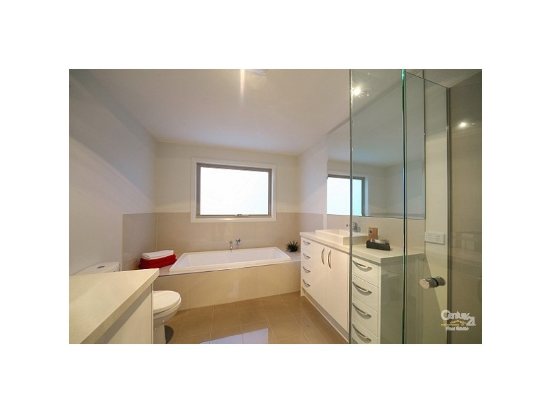 8/18 Bleazby Street, Bentleigh VIC 3204