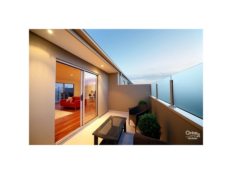 8/18 Bleazby Street, Bentleigh VIC 3204