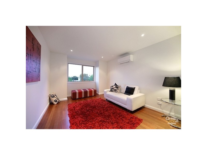 8/18 Bleazby Street, Bentleigh VIC 3204